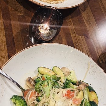 PortoVino - Pollo alla Marsala & Cappellini aglio e olio vegetarian - Italian Near Me - Des Moines, Washington PortoVino - Pollo alla Marsala & Cappellini aglio e olio vegetarian - Italian Near Me - Des Moines, Washington