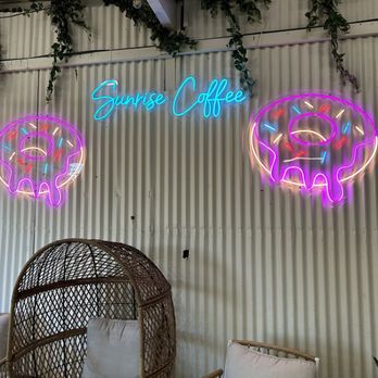 Sunrise donuts - Interior - Donuts Near Me - Lihue, Hawaii Sunrise donuts - Interior - Donuts Near Me - Lihue, Hawaii