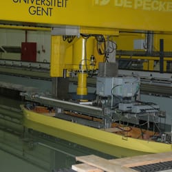 Waterbouwkundig Laboratorium - Boten op schaal nagemaakt (afmeting, gewicht, diepgang) en uitgeprobeerd op schaal nagemaakte bestaande kanalen