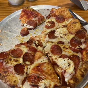 Beef 'O' Brady's - Honey pepperoni pizza - American Near Me - Johnson City, Tennessee