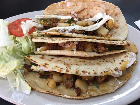 Antojitos Poblanos by null