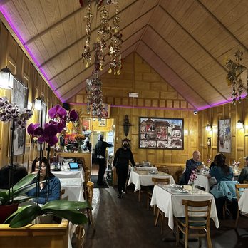 Marnee Thai - Interior of the building - Thai Near Me - San Francisco, California