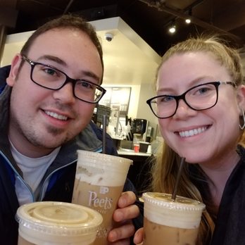 Peet's Coffee - Coffee & Tea Near Me - Winnetka, Illinois