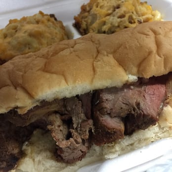 Grapewood Grill - 8oz Tri-Tip sandwich (toasted bread) with double Mac-N-Cheese sides. Delicious. - Barbeque Near Me - Selma, California Grapewood Grill - 8oz Tri-Tip sandwich (toasted bread) with double Mac-N-Cheese sides. Delicious. - Barbeque Near Me - Selma, California