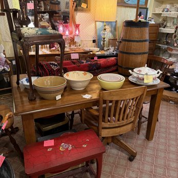 Wagon Wheel Antiques - Antiques Near Me - Valencia, Pennsylvania Wagon Wheel Antiques - Antiques Near Me - Valencia, Pennsylvania