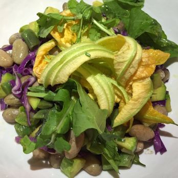 Isak x Café Marché - Coco beans with red cabbage, beans and courgette flowers plus cooked courgettes - Pop-Up Restaurants Near Me - Nice, 06 Isak x Café Marché - Coco beans with red cabbage, beans and courgette flowers plus cooked courgettes - Pop-Up Restaurants Near Me - Nice, 06
