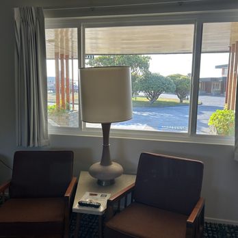 Curly Redwood Lodge - Hotels Near Me - Crescent City, California