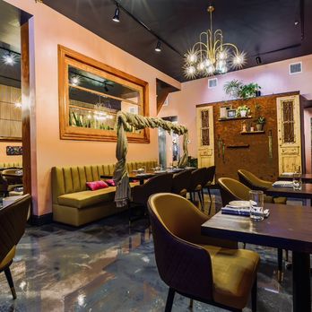 Dorothy's Downtown - Dining Room - Cocktail Bars Near Me - Jacksonville, Florida