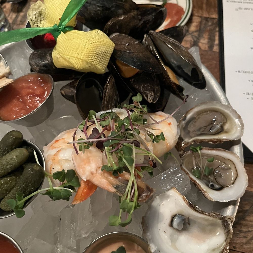 Barringer's Restaurant - Seafood platter (small) - Steakhouses Near Me - Fish Creek, Wisconsin
