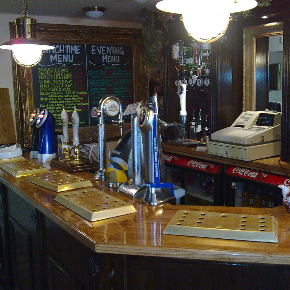 Royal Oak - The bar in the lounge - Pubs Near Me - Wolverhampton, WLV