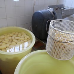 Sharp's Traditional Fish&chips - Daily peeled and chipped potatoes