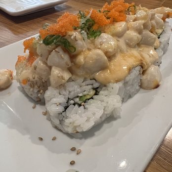 Shiso Sushi Bar - Baked scallop Roll - Sushi Bars Near Me - Los Angeles, California Shiso Sushi Bar - Baked scallop Roll - Sushi Bars Near Me - Los Angeles, California