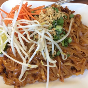 Houa Khong 2 - Beef pad thai - Thai Near Me - Merced, California Houa Khong 2 - Beef pad thai - Thai Near Me - Merced, California