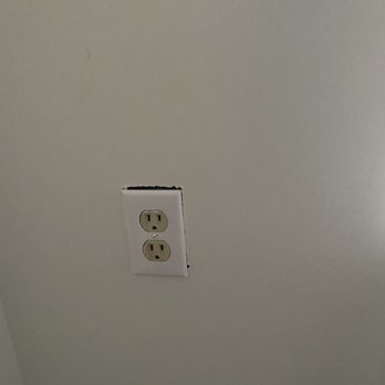 Toepfer Construction - Area where drywall was not cut correctly - General Contractors Near Me - Capitol Heights, Maryland