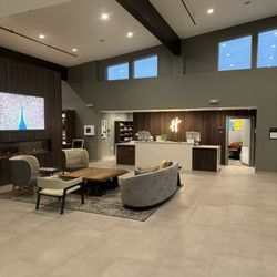 Holiday Inn Gonzales - Lobby