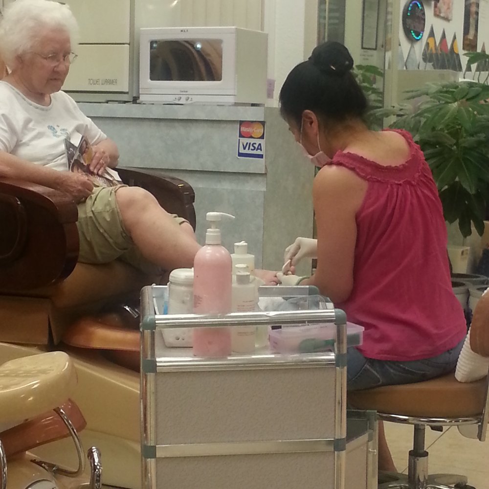 La Nails - Very nice here. My Aunts first pedicure - Nail Salons Near Me - Alamogordo, New Mexico