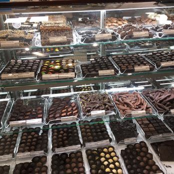 Kilwins Ice Cream - Chocolate - Fudge - Chocolatiers & Shops Near Me - Geneva, Illinois