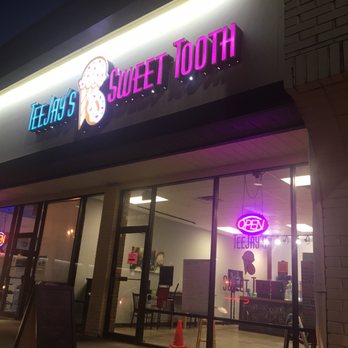 TeeJay's Sweet Tooth - Outside shop - Desserts Near Me - Indianapolis, Indiana TeeJay's Sweet Tooth - Outside shop - Desserts Near Me - Indianapolis, Indiana
