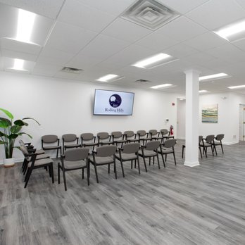 Rolling Hills Recovery Center - Rolling Hills Recovery Center large group room. - Rehabilitation Center Near Me - Chester, New Jersey Rolling Hills Recovery Center - Rolling Hills Recovery Center large group room. - Rehabilitation Center Near Me - Chester, New Jersey