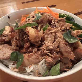 Mama Lieu’s Vietnamese Kitchen - Lemongrass Vermicelli Noodle - Vietnamese Near Me - Ithaca, New York Mama Lieu’s Vietnamese Kitchen - Lemongrass Vermicelli Noodle - Vietnamese Near Me - Ithaca, New York