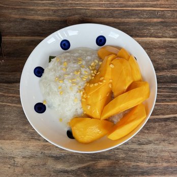 Saranrom Thai - Mango Sticky rice - Thai Near Me - Elmhurst, New York