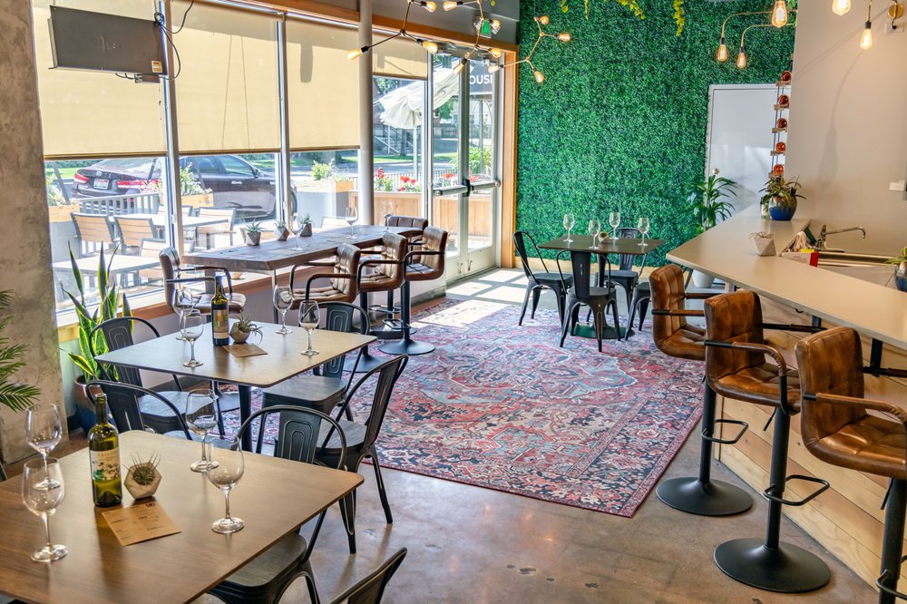 UNCORKED EVENT CENTER & WINE BAR Updated April 2024 915 N 8th St