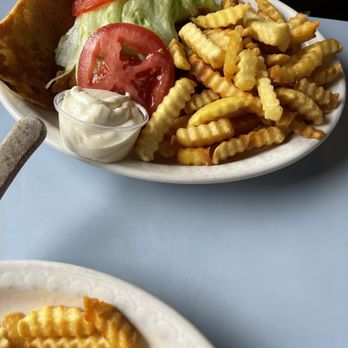 Eddie's Paramount Diner - Chicken Sandwich - Diners Near Me - Rome, New York