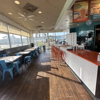 Tropical Smoothie Cafe - Dining room - Juice Bars & Smoothies Near Me - Jacksonville Beach, Florida