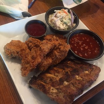 Quaker Steak & Lube - Chicken Wings Near Me - Sevierville, Tennessee Quaker Steak & Lube - Chicken Wings Near Me - Sevierville, Tennessee