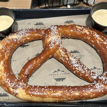 Urban Lodge Brewing - Soft pretzel with beer cheese - Brewpubs Near Me - Hartford, Connecticut