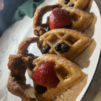 Breakfast At Barneys - Yard Bird - Breakfast & Brunch Near Me - Atlanta, Georgia Breakfast At Barneys - Yard Bird - Breakfast & Brunch Near Me - Atlanta, Georgia