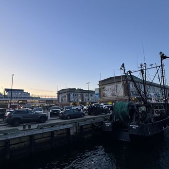Boston Seaport - Shopping Centers Near Me - Boston, Massachusetts
