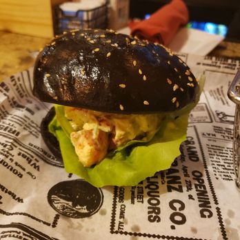 Murray’s Tavern - Squid ink bread lobster roll is delicious - Bars Near Me - Revere, Massachusetts Murray’s Tavern - Squid ink bread lobster roll is delicious - Bars Near Me - Revere, Massachusetts