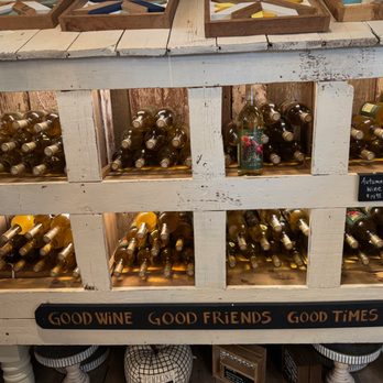 Apple Barn Orchard & Winery - wine selection - Wineries Near Me - Elkhorn, Wisconsin Apple Barn Orchard & Winery - wine selection - Wineries Near Me - Elkhorn, Wisconsin