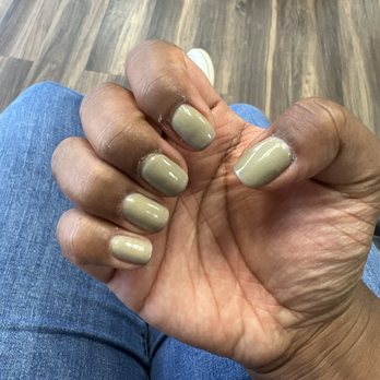 Gloss Nail Bar - Gel polish changed colors 2-3 days later - Nail Salons Near Me - Houston, Texas