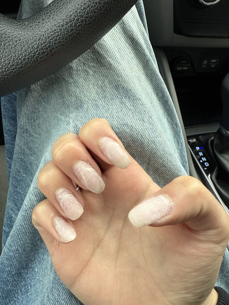Happy Nails Logo
