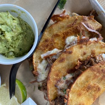 Muchachas - Quesatacos and Guacamole!! - Mexican Near Me - Tampa, Florida