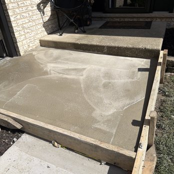 All Concrete Pros - The raised step. - Masonry/Concrete Near Me All Concrete Pros - The raised step. - Masonry/Concrete Near Me