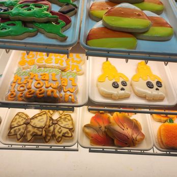 Cinotti's Bakery & Deli - Iced cookies - Bakeries Near Me - Jacksonville Beach, Florida