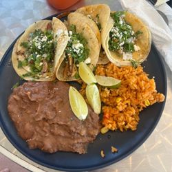 Mexican.Tienda - Chicken taco plate with Tienda sunrise aqua Fresca