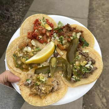 Tacos El Chavito - $1 tacos, decent meat quality - Food Trucks Near Me - Huntington Beach, California Tacos El Chavito - $1 tacos, decent meat quality - Food Trucks Near Me - Huntington Beach, California