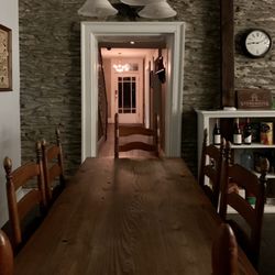 Stonehouse B&B - The main breakfast table.