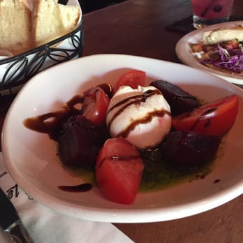 Le Papagayo - Tomatoes, beets, and burrata - Breakfast & Brunch Near Me - Encinitas, California