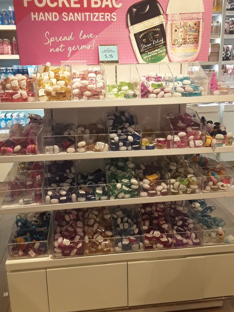 BATH & BODY WORKS Updated August 2024 800 N Green River Rd