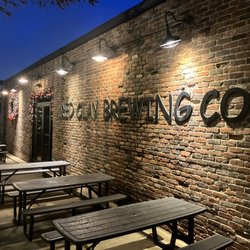 Red Clay Brewing Co - Outdoor seating