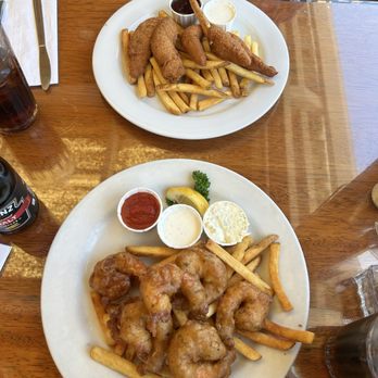 Bayside Cafe - Chicken tenders with fries and shrimp and chips - Mexican Near Me - Morro Bay, California