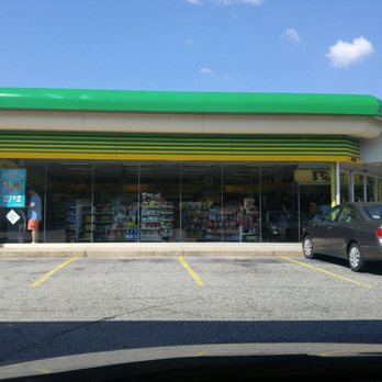 bp - a car parked in front of the store - Gas Stations Near Me - Jamestown, North Carolina