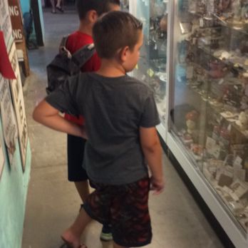 Treasures N Junk - Meemaw's Lil shoppers - Antiques Near Me - Ontario, California Treasures N Junk - Meemaw's Lil shoppers - Antiques Near Me - Ontario, California