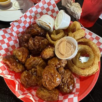Jefferson's - Boneless wings and rings - Burgers Near Me - North Kansas City, Missouri