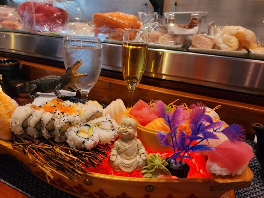 MAKI SUSHI AND THAI RESTAURANT by null